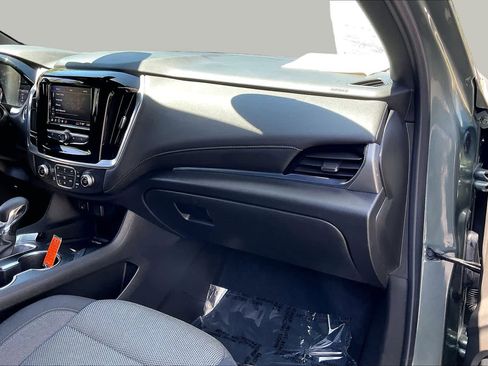Certified 2023 Chevrolet Traverse LT FWD image 17