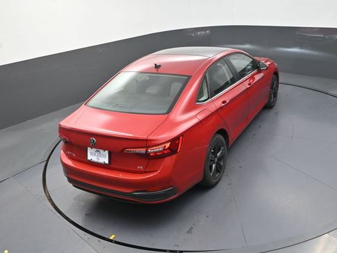 Used 2023 Volkswagen Jetta SE w/ Panoramic Sunroof Package FWD image 21