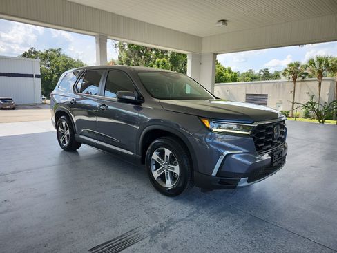 Used 2025 Honda Pilot EX-L image 7