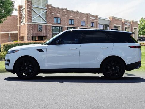Used 2024 Land Rover Range Rover Sport SE AWD/4WD image 8
