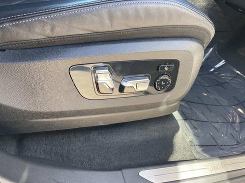 Used 2023 BMW X7 xDrive40i w/ Premium Package AWD/4WD image 28