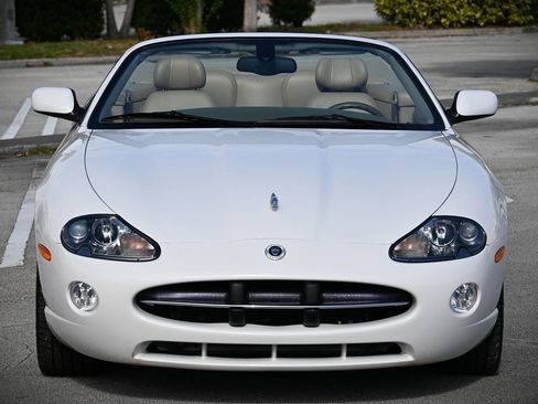 Used 2006 Jaguar XK8 XK8 2dr Convertible image 4