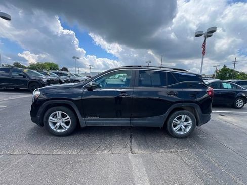 Used 2023 GMC Terrain SLE w/ Driver Convenience Package FWD image 9