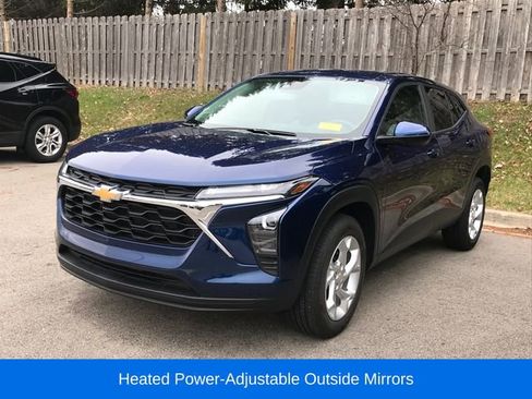 Used 2024 Chevrolet Trax LS w/ LS Convenience Package image 7