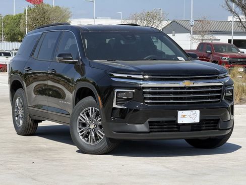 New 2026 Chevrolet Traverse LT w/ Driver Confidence Package image 2