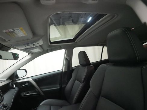Used 2018 Toyota RAV4 Limited w/ Advanced Technology Package AWD/4WD image 32