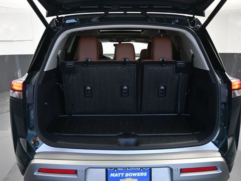 Used 2025 Nissan Pathfinder Platinum image 12