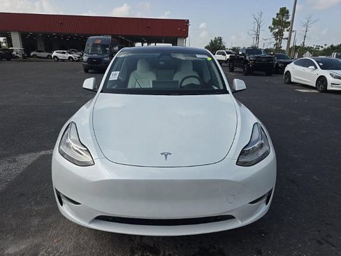 Used 2023 Tesla Model Y AWD image 2