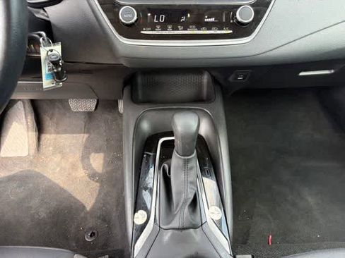 Used 2025 Toyota Corolla LE FWD image 19