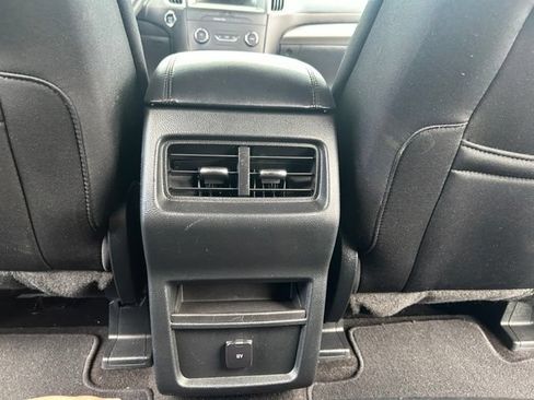 Used 2019 Ford Edge SEL FWD image 13