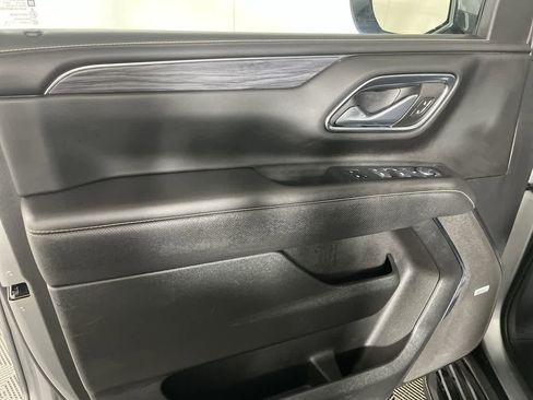 Used 2024 GMC Yukon SLT image 13