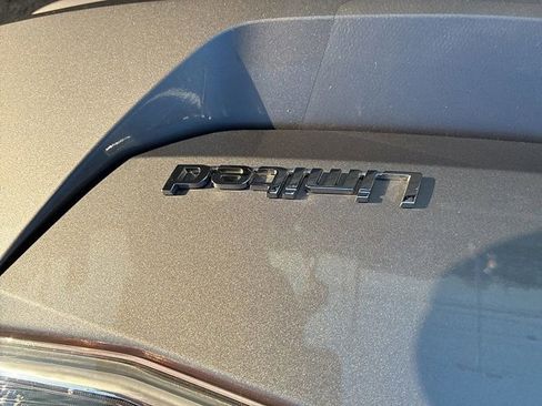 Used 2023 Hyundai Elantra Limited image 26