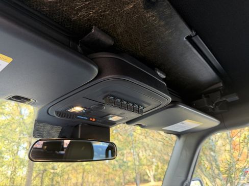 Used 2021 Ford Bronco Badlands image 24