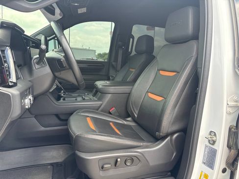 Used 2024 GMC Sierra 2500 AT4 w/ AT4 Preferred Package AWD/4WD image 2