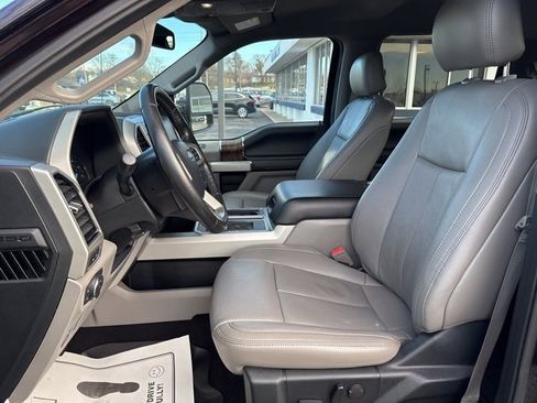 Used 2019 Ford F150 Lariat image 19