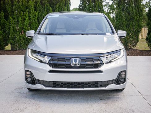 Certified 2026 Honda Odyssey Elite image 3