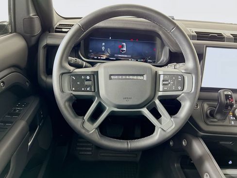 Certified 2025 Land Rover Defender 130 X-Dynamic SE AWD/4WD image 11