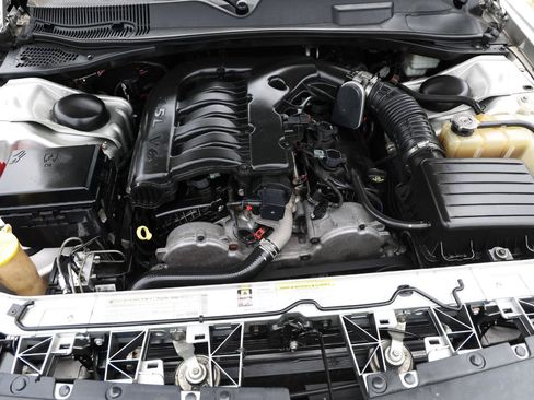 Used 2010 Dodge Challenger SE RWD image 39