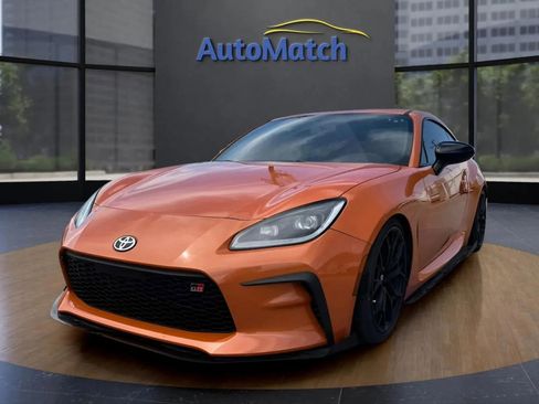 Used 2023 Toyota GR86 10th Anniversary SE RWD image 4