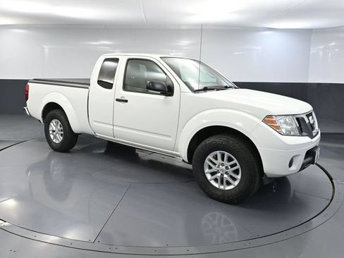 Used 2014 Nissan Frontier SV AWD/4WD image 1