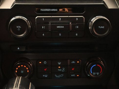 Used 2018 Ford F150 XLT w/ Equipment Group 302A Luxury AWD/4WD image 22