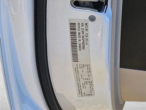 Used 2023 Chrysler Pacifica Touring-L FWD image 24