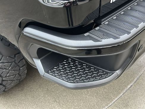 Used 2025 GMC Sierra 3500 Denali image 19