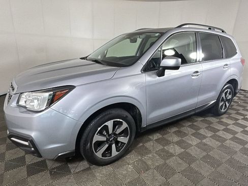 Used 2017 Subaru Forester 2.5i Premium AWD/4WD image 8