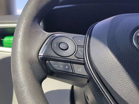 Used 2020 Toyota Corolla LE FWD image 16