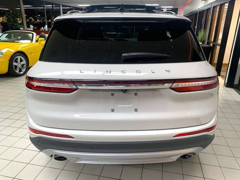 Used 2022 Lincoln Corsair Standard AWD 4dr SUV w/ Premium Package image 6