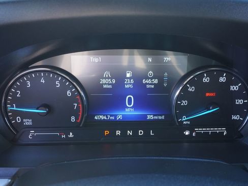 Used 2022 Ford Explorer XLT w/ Equipment Group 202A image 21