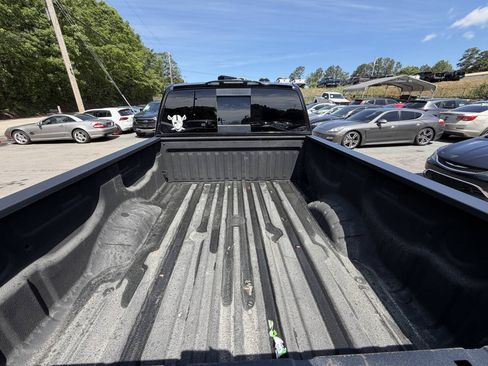 Used 2017 Nissan Titan S RWD image 8