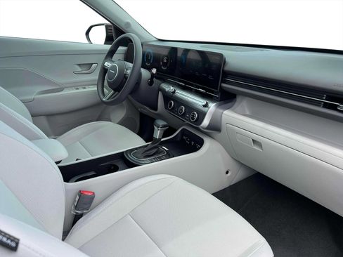 New 2025 Hyundai Kona SE image 15