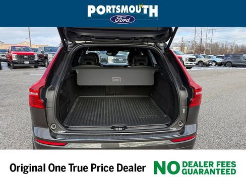 Used 2020 Volvo XC60 T5 Momentum w/ Protection Package image 12