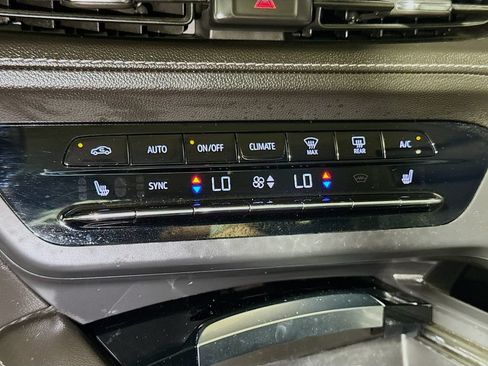 Certified 2022 Buick Envision Preferred FWD image 13