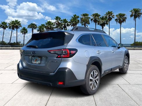 Certified 2025 Subaru Outback Premium image 4