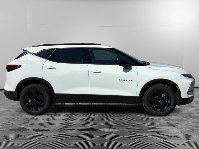 New 2026 Chevrolet Blazer LT w/ Convenience Package AWD/4WD image 6