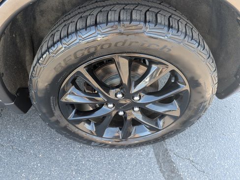 Used 2017 Dodge Durango GT w/ Premium Group AWD/4WD image 10