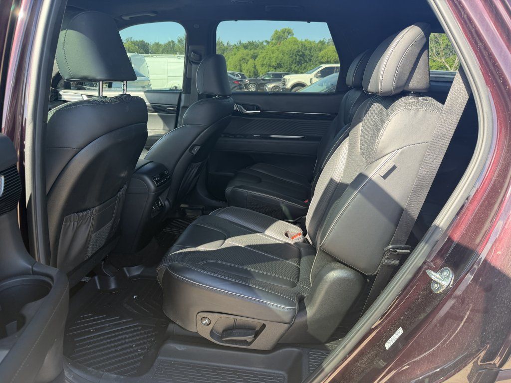 Used 2024 Hyundai Palisade Calligraphy FWD image 17