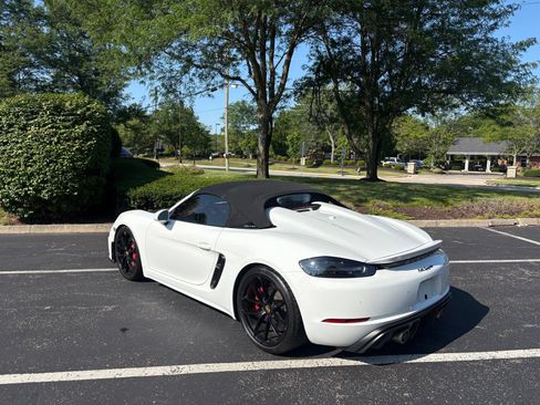 Used 2020 Porsche 718 Boxster Spyder RWD image 3