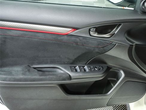 Used 2017 Honda Civic Type R image 6