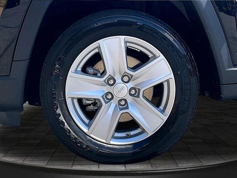 Certified 2022 Jeep Compass Latitude AWD/4WD image 10