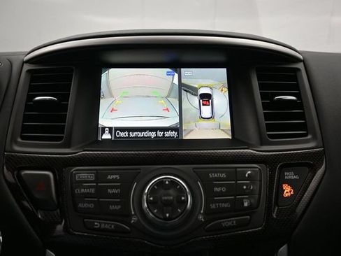 Used 2020 Nissan Pathfinder SL AWD/4WD image 17