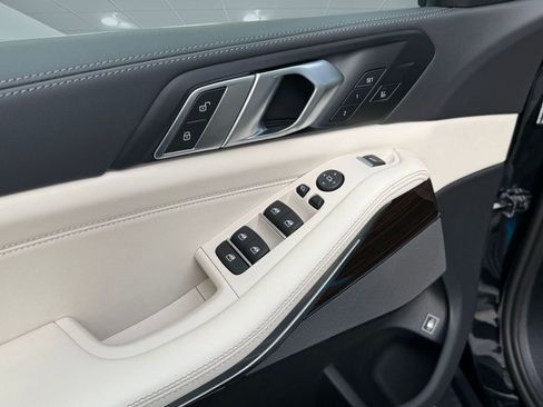 New 2026 BMW X5 xDrive50e image 21