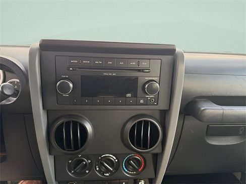 Used 2010 Jeep Wrangler Unlimited Sport image 15