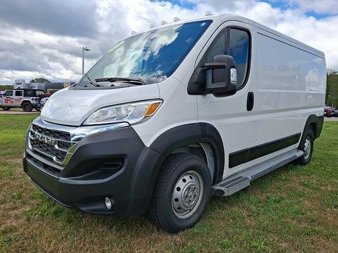 Used 2023 RAM ProMaster 2500 FWD image 3