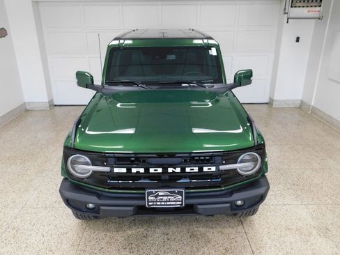 Used 2025 Ford Bronco Outer Banks AWD/4WD image 13