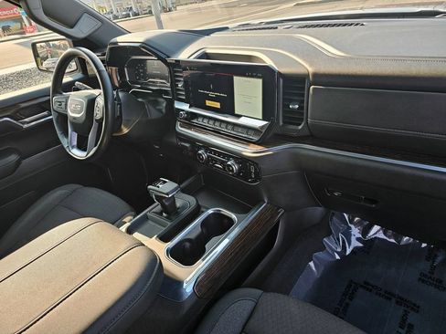 Certified 2024 GMC Sierra 1500 Elevation w/ Preferred Package AWD/4WD image 18