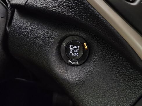 Used 2016 Jeep Cherokee Limited image 20