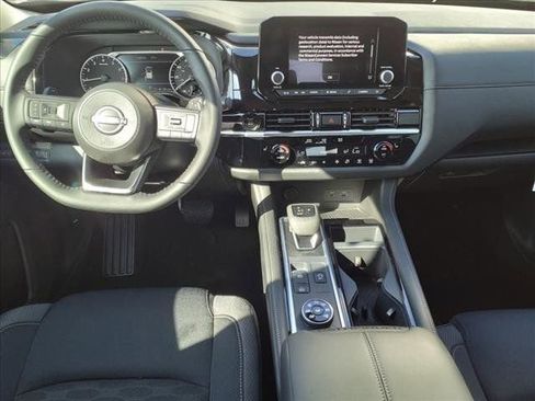 New 2025 Nissan Pathfinder SV image 9